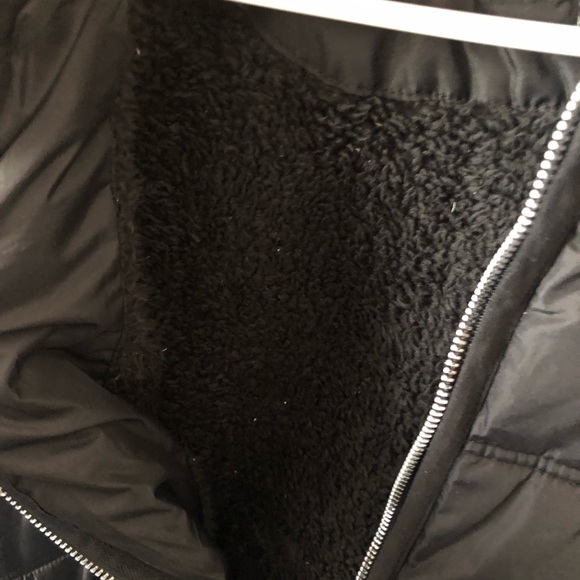 Black winter vest - Picture 3 of 4